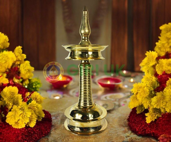 Traditional Brass Medium Kerala Lamp (Kuthu Vilakku)